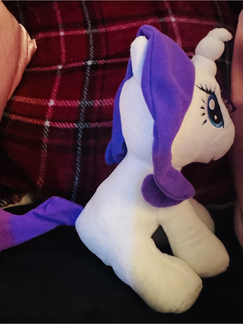 7-inch My Little Pony Rarity Plush — White & Purple Unicorn - Hasbro - Picture 2 of 11